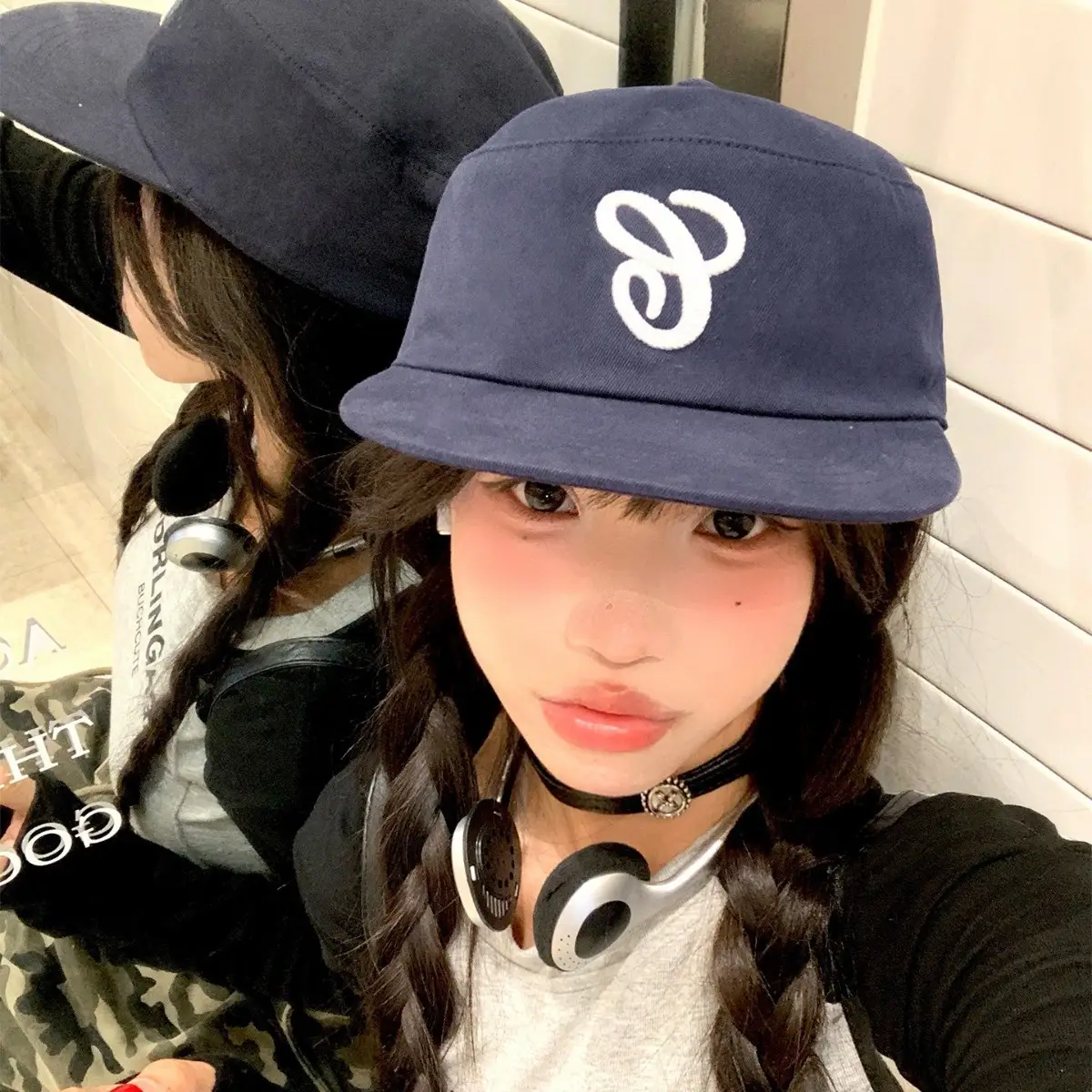 Women Duckbill Cap Black Blue Embroidered Early Autumn - Image 5