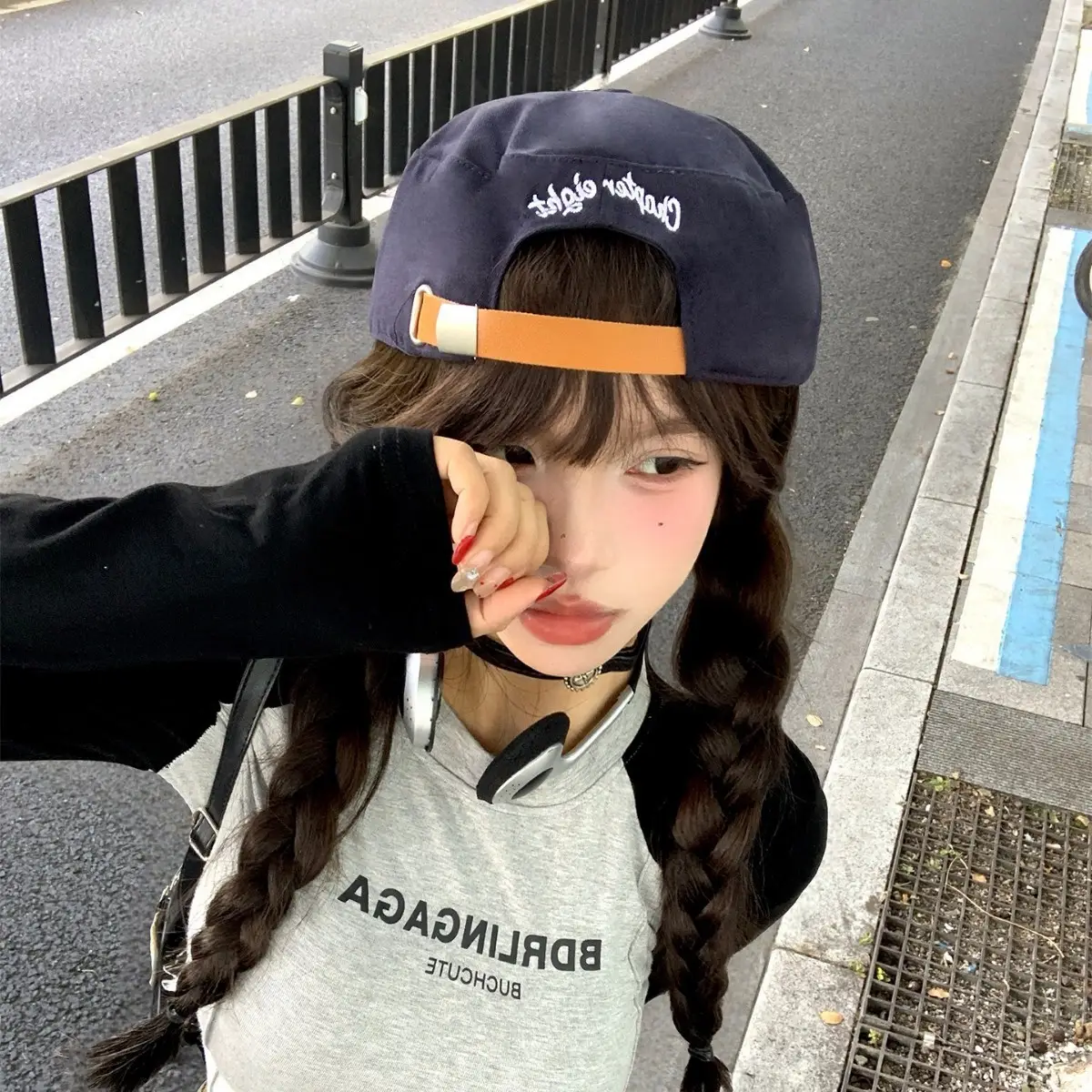 Women Duckbill Cap Black Blue Embroidered Early Autumn - Image 6