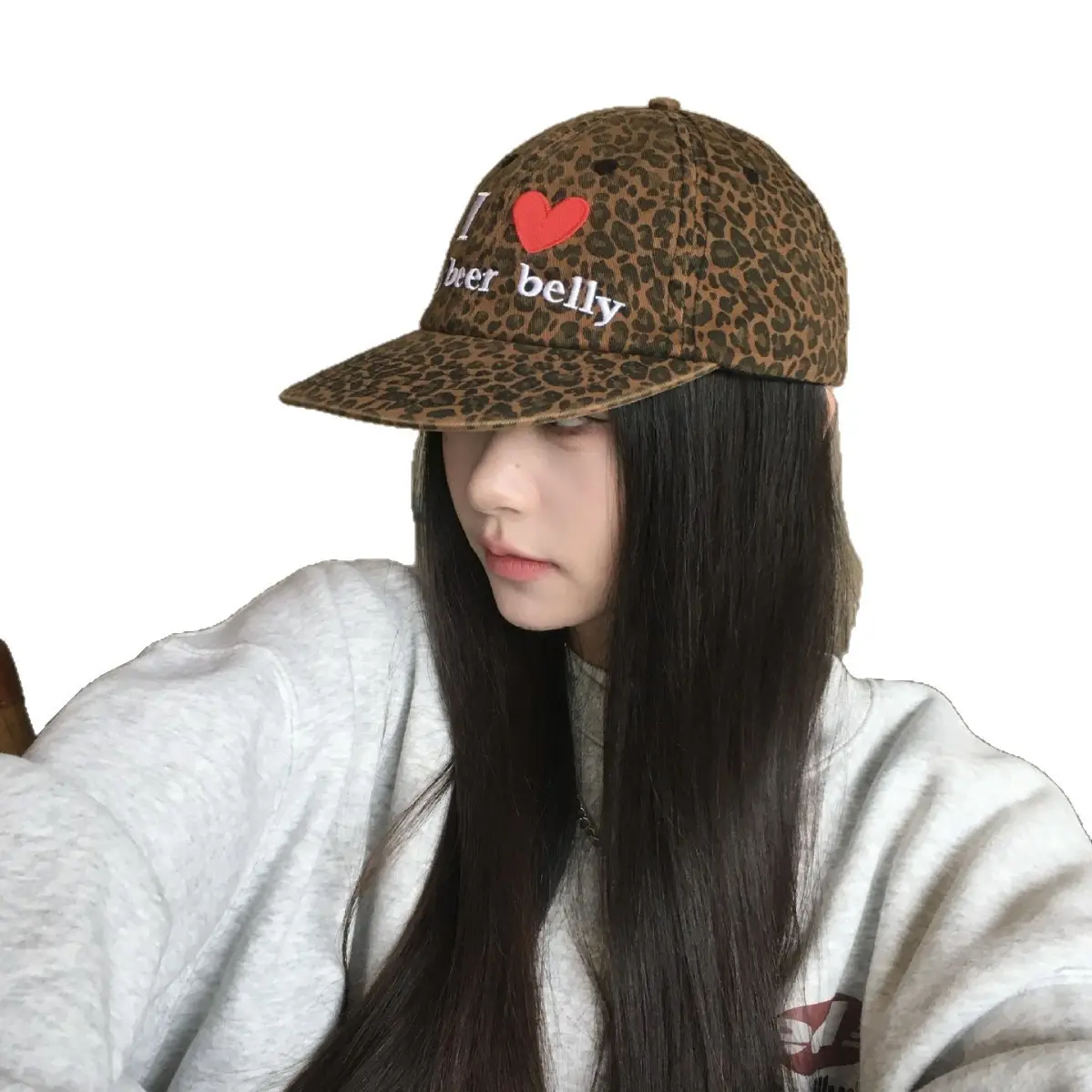 Women New American Retro Flat-Brim Hat with Heart Design - Image 7
