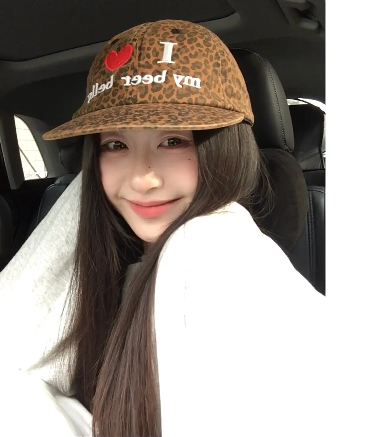 Women New American Retro Flat-Brim Hat with Heart Design — feature 5