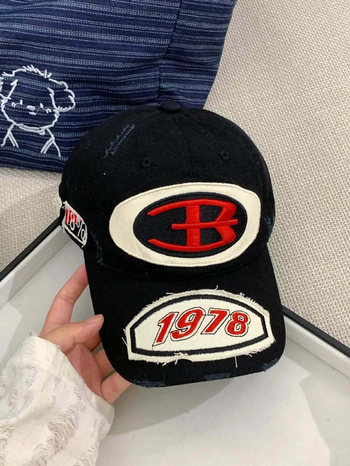 American Style 1978 Embroidered Black Cap for Women — feature 1