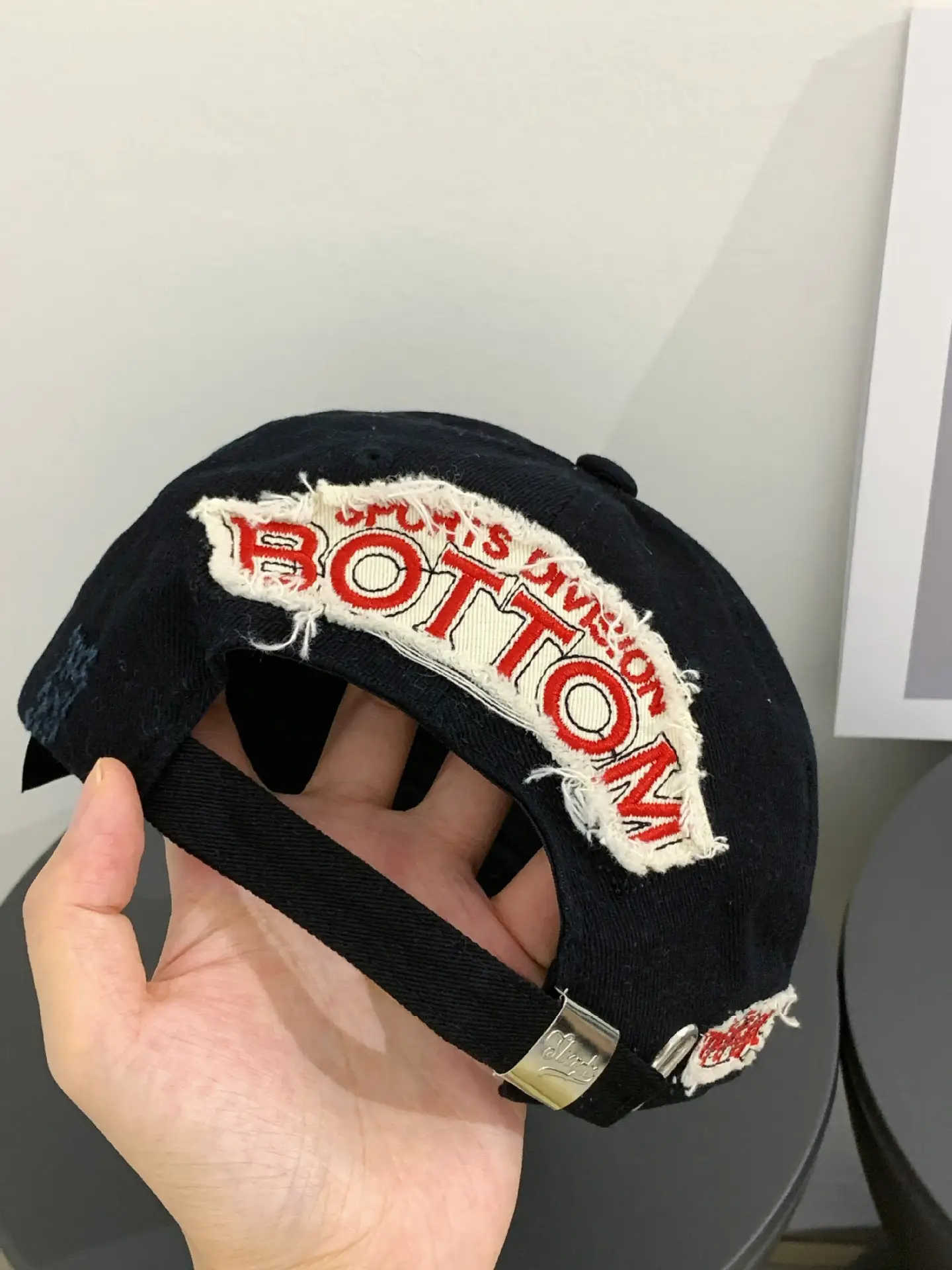American Style 1978 Embroidered Black Cap for Women — feature 4