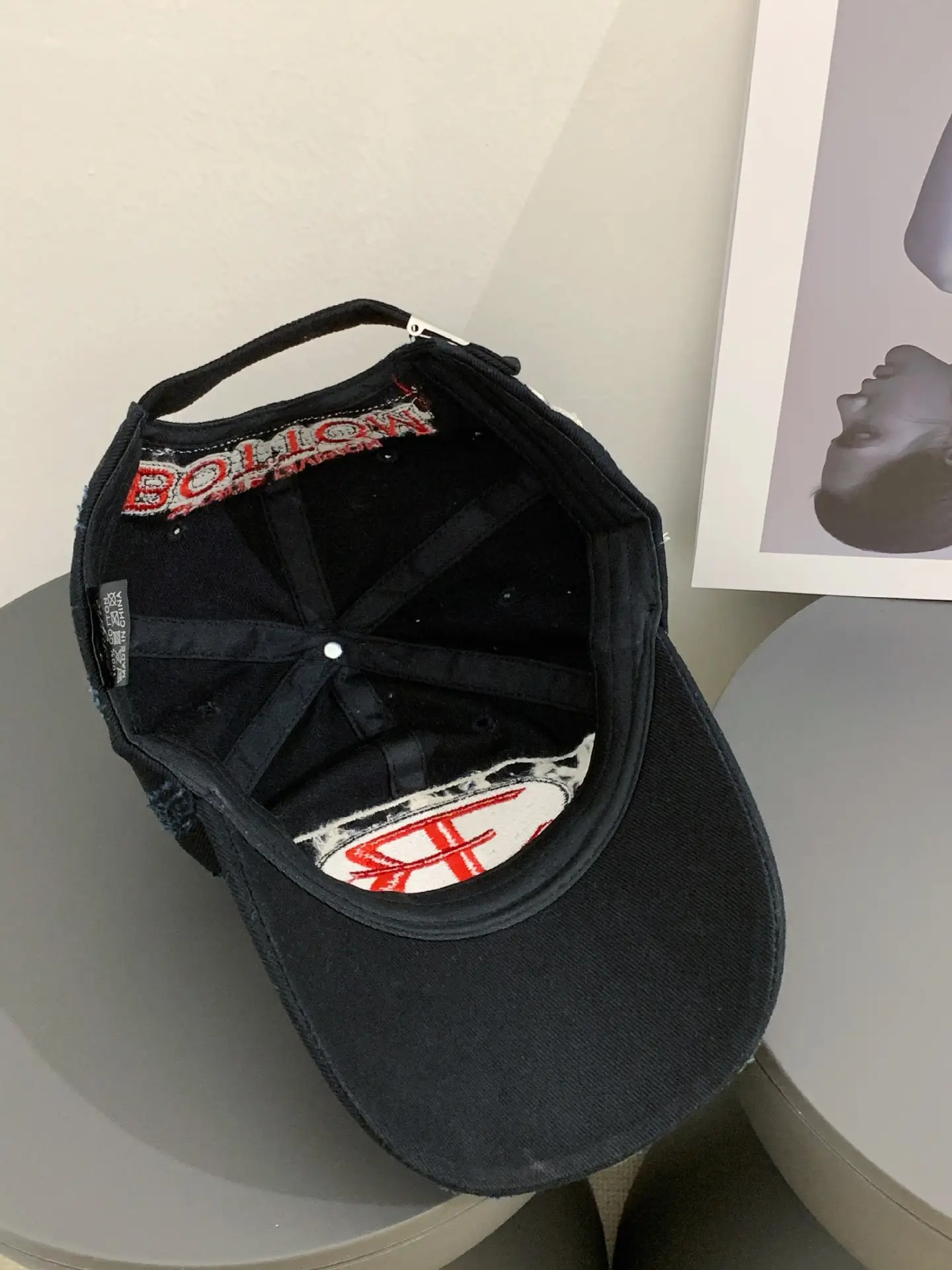 American Style 1978 Embroidered Black Cap for Women — feature 5