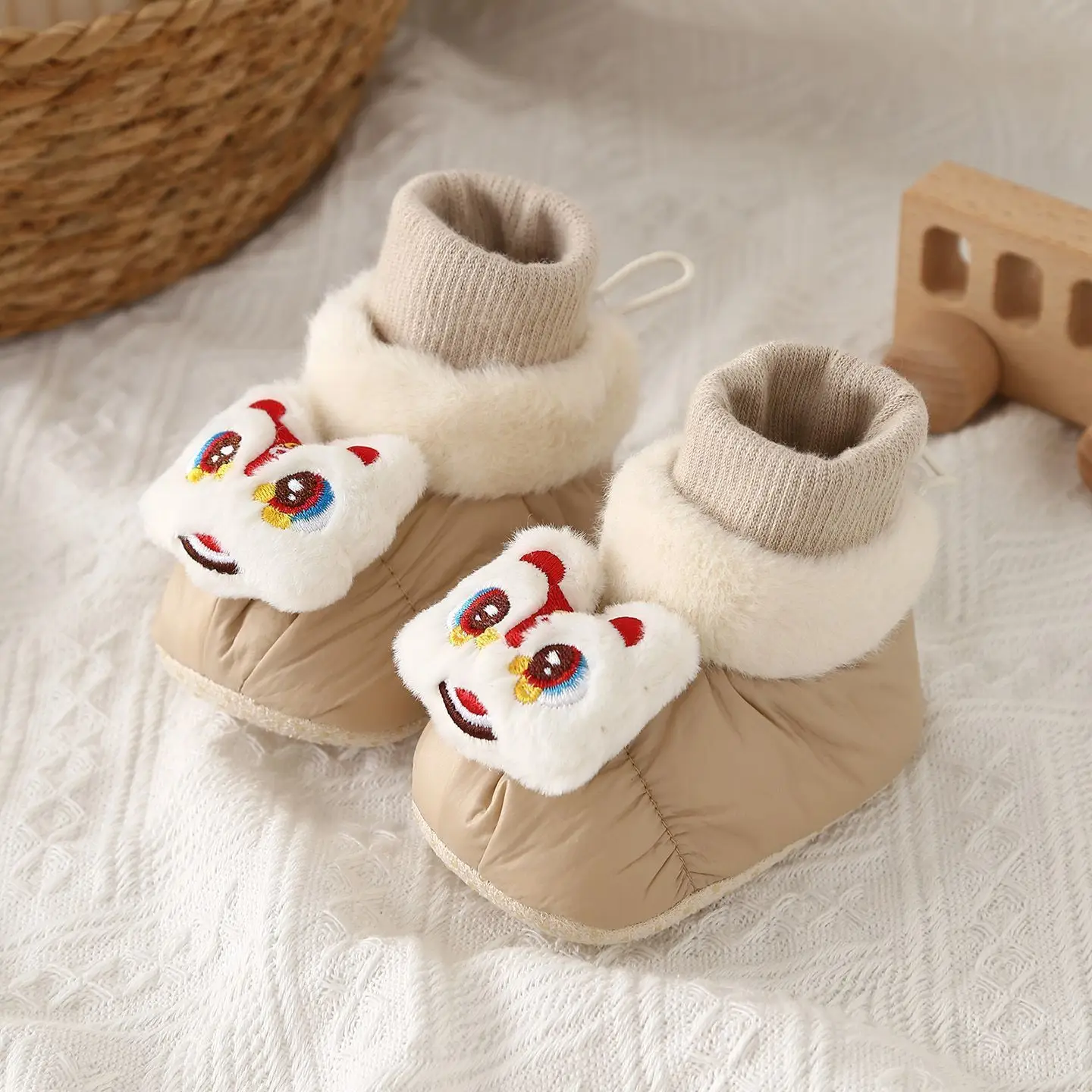 Pink Cartoon Baby Shoes for 0-3 Years