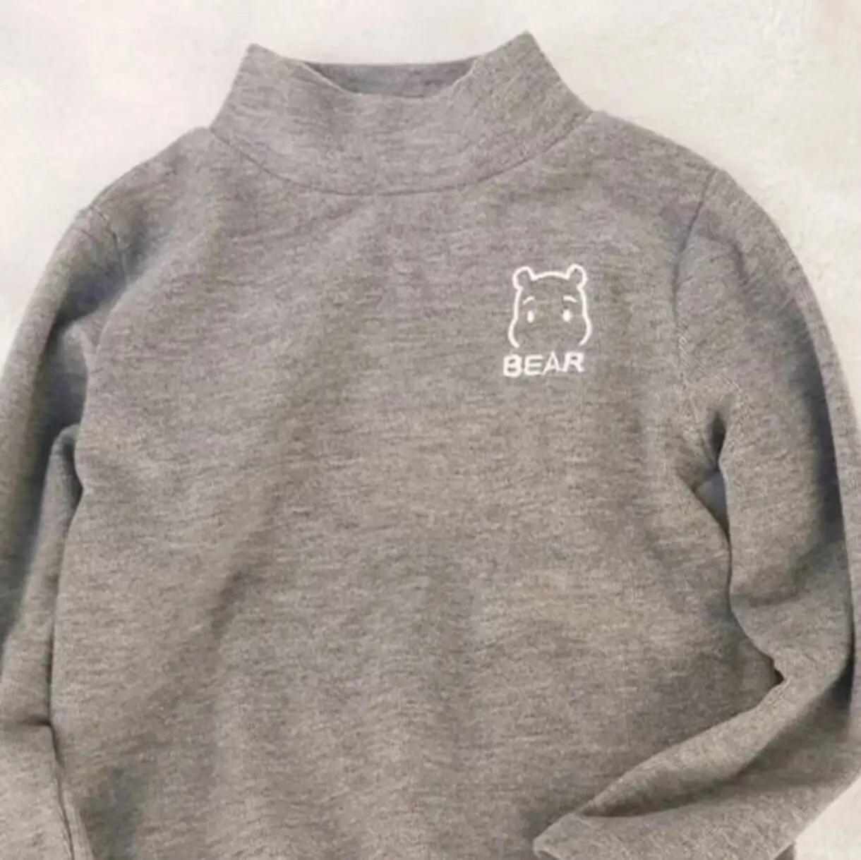 Children's Velvet Half Turtleneck Sweatshirt Beige Bear Print — feature 11