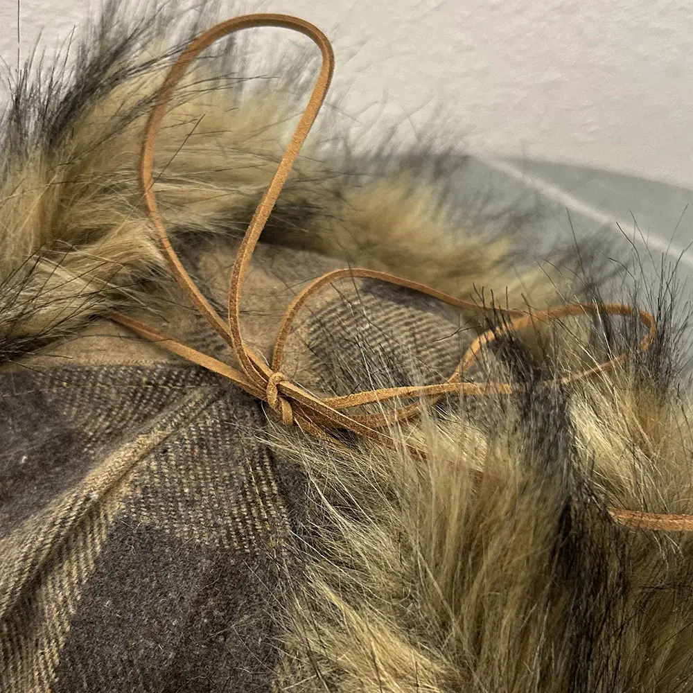 2026 Plaid Baseball Cap with Fur Trim for Warmth - Image 7