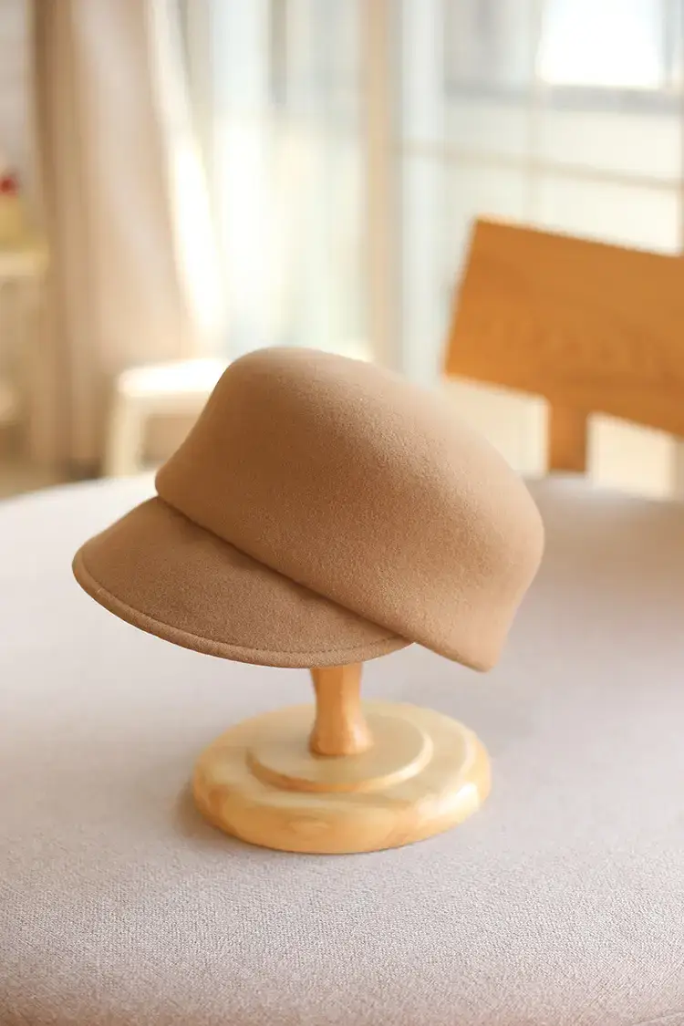 Men Woolen Winter Equestrian Cap Tan — feature 17