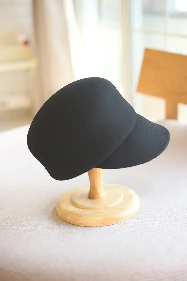 Men Woolen Winter Equestrian Cap Tan — feature 9