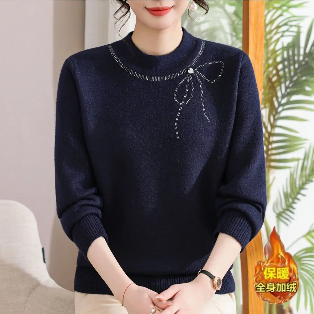 Winter Mom's Outfit with Fleece Sweater, Thickened Women's Knitwear, Integrated Fleece Warm Top, Stylish Mother-In-Law Base Shirt