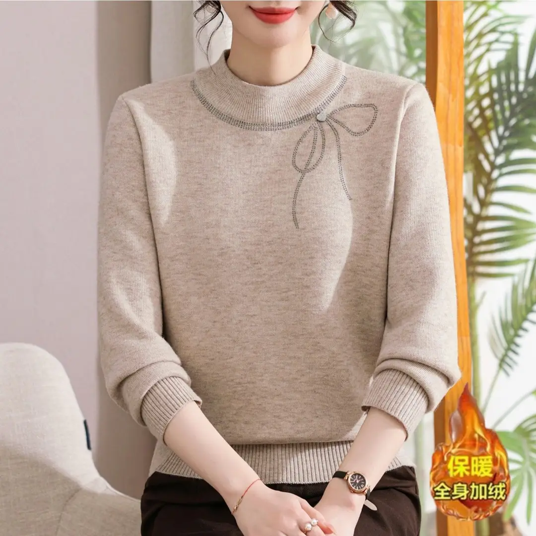 Winter Mom's Outfit with Fleece Sweater, Thickened Women's Knitwear, Integrated Fleece Warm Top, Stylish Mother-In-Law Base Shirt