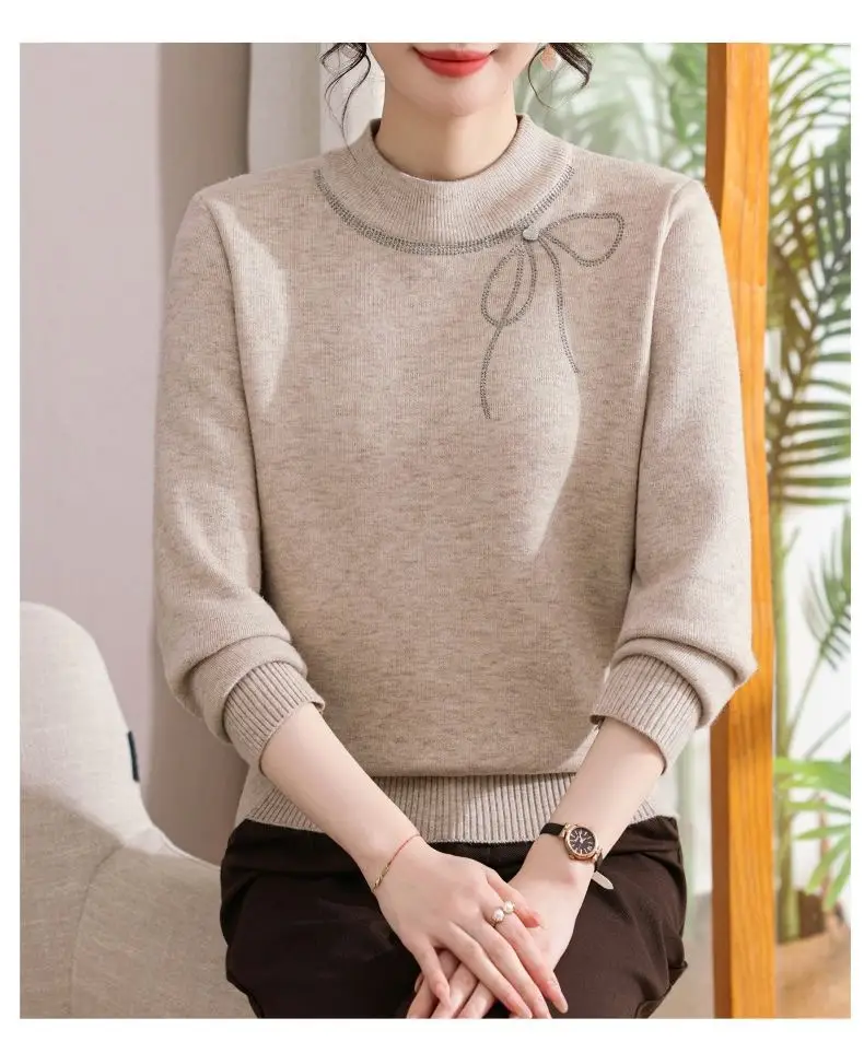 Winter Mom's Outfit with Fleece Sweater, Thickened Women's Knitwear, Integrated Fleece Warm Top, Stylish Mother-In-Law Base Shirt — feature 12