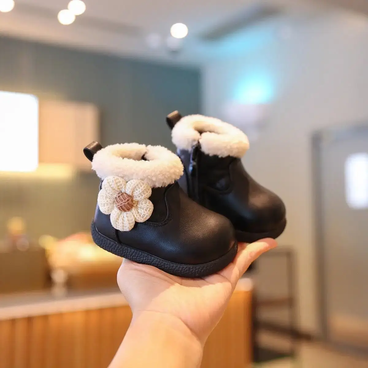 Girls' Flower-Decorated Soft Sole Boots
