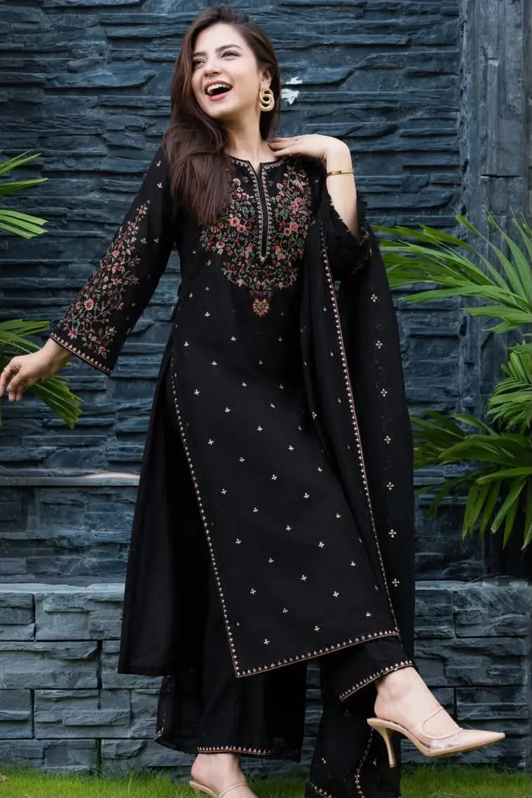 3 Pcs Women's Unstitched Embroidered Suit