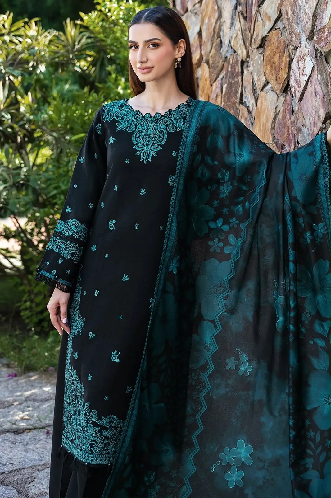 3 Pcs Women's Unstitched Embroidered Suit