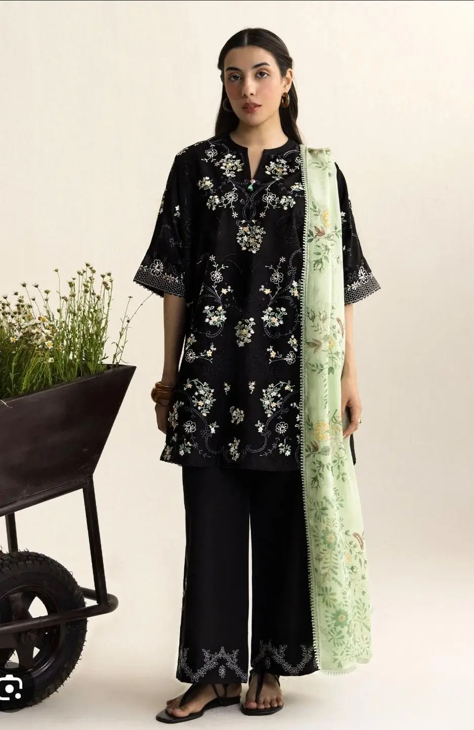 3 Pcs Women's Unstitched Embroidered Suit