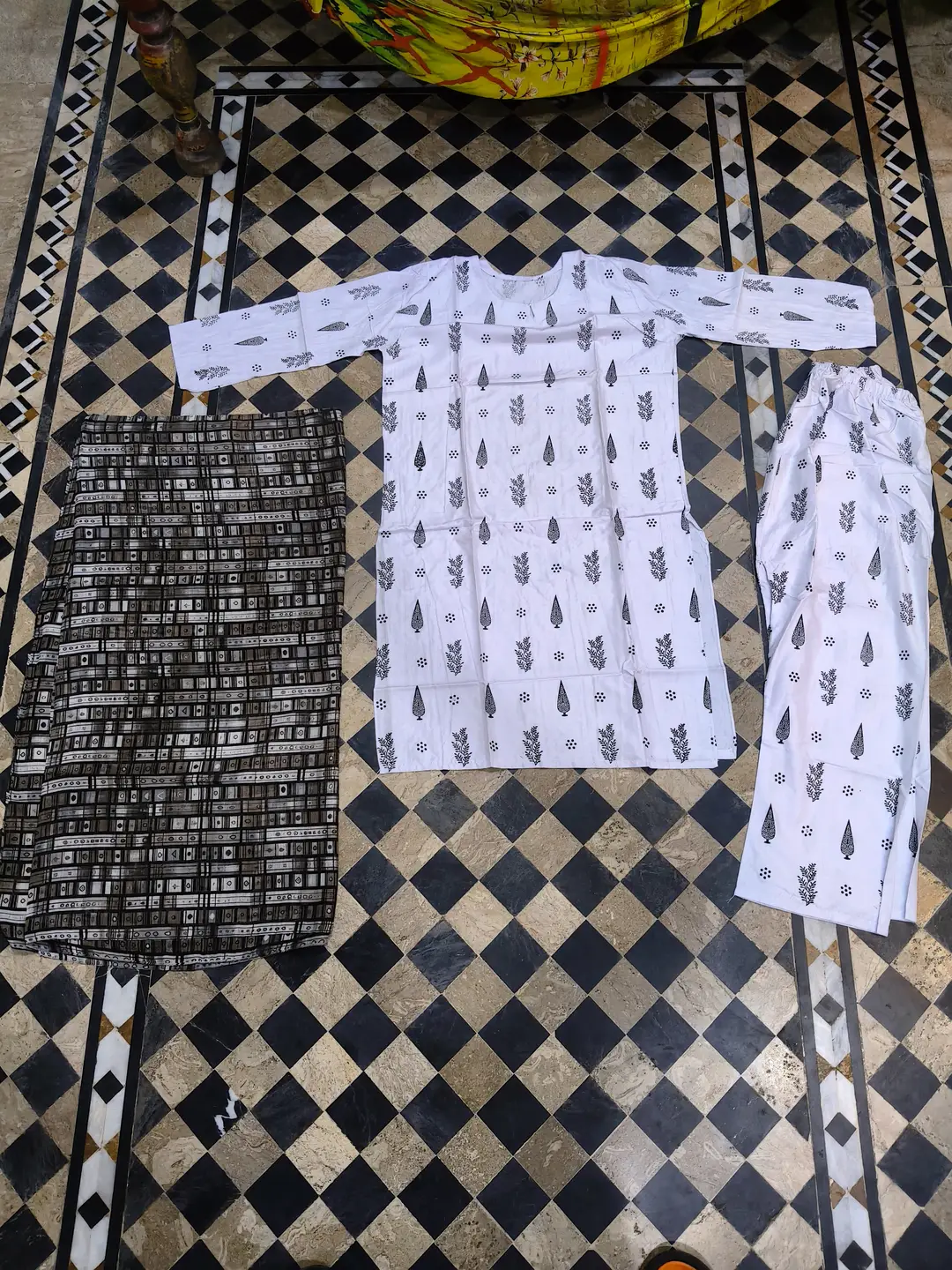 3 Pcs Women's Stitched Printed Suit