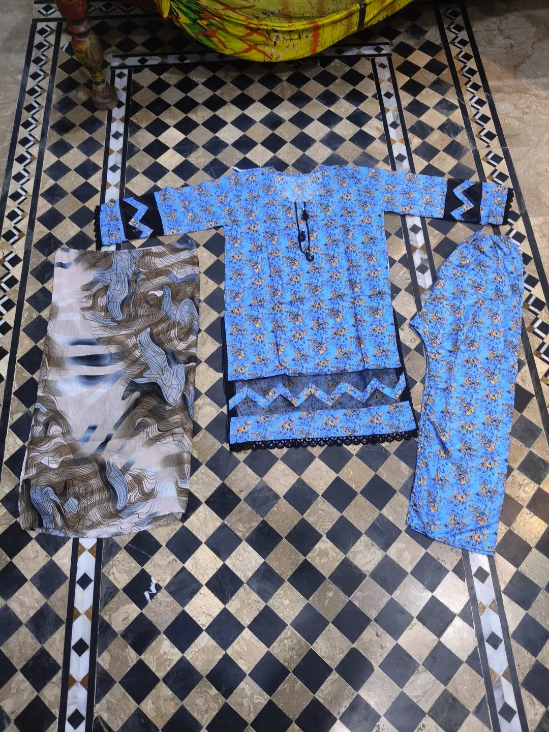 3 Pcs Women's Stitched Fancy Tissue Work Printed Suit