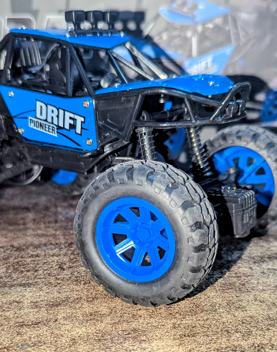 Drift Pioneer 6-Wheel Spray Rock Crawler RC Car