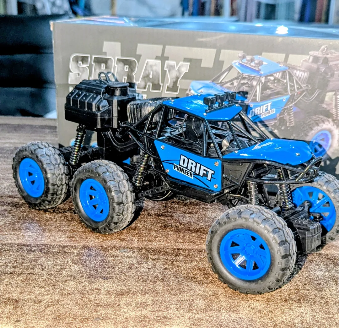 Drift Pioneer 6-Wheel Spray Rock Crawler RC Car