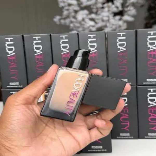 Huda Beauty 2 In 1 Foundation & Loose Powder Deal