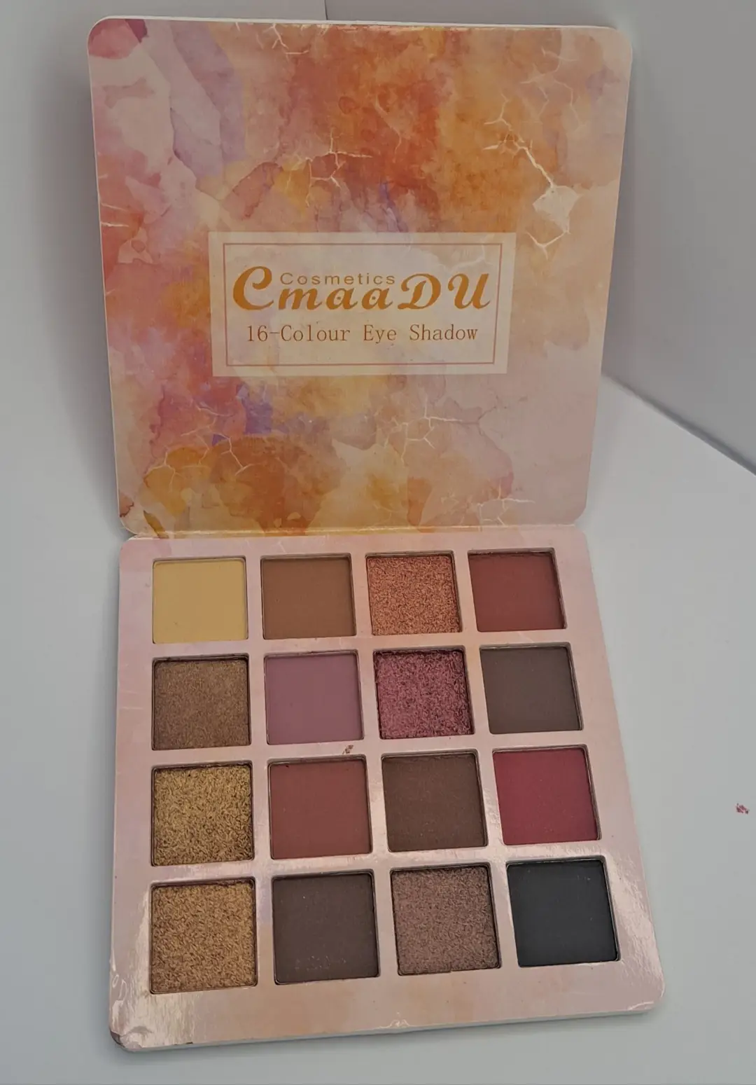 Matte And Glitter 16 Colors Eyeshadow, High Pigmented, 1 Pc