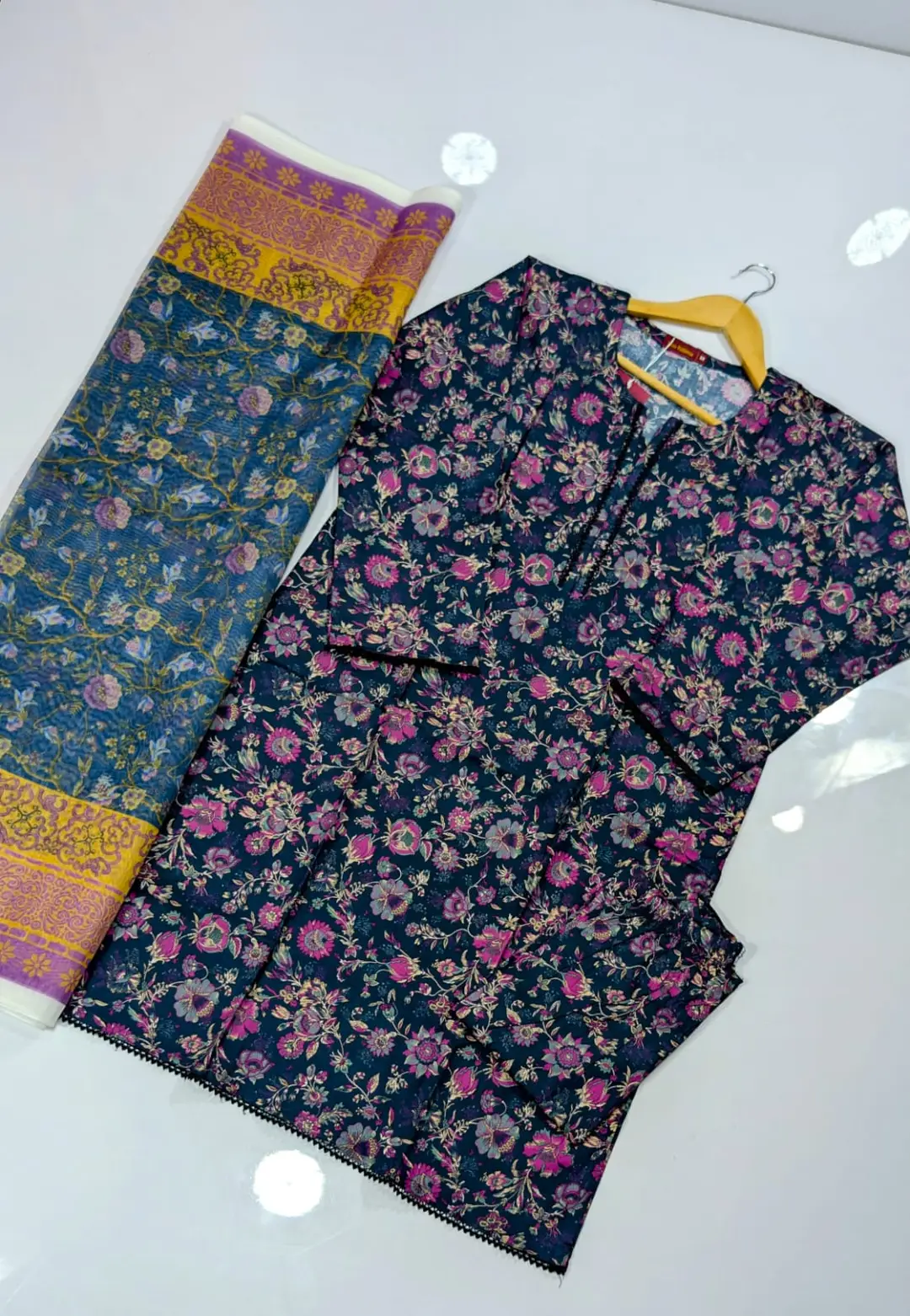 3 Pcs Women's Stitched Lawn Digital Print Suit