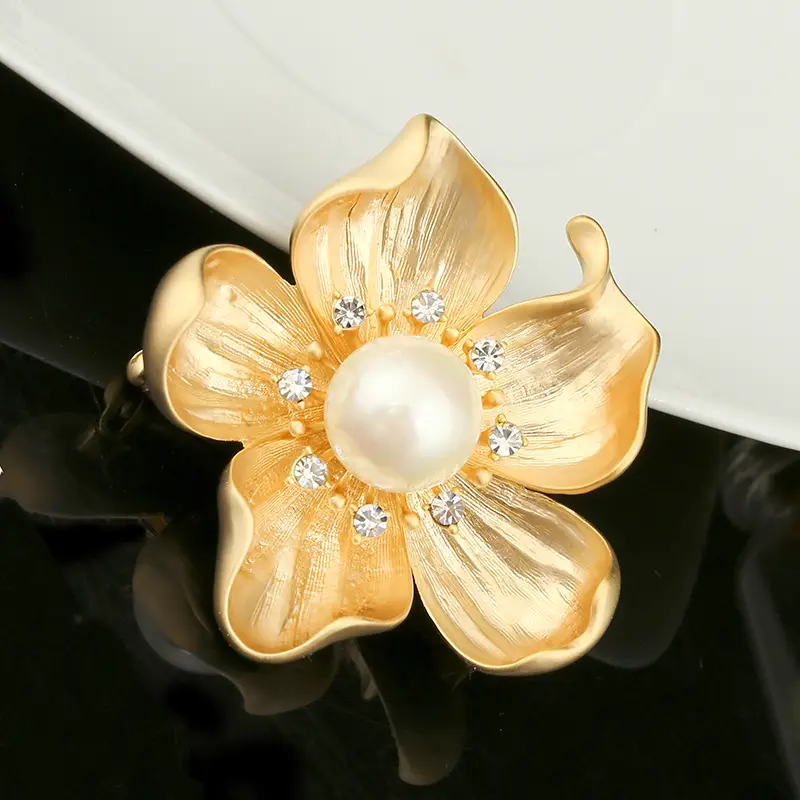 Flower Brooch with Pearl & Crystals Matte Silver