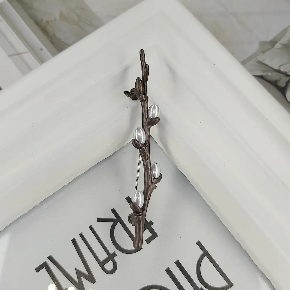 Antique Pearl Brooch for Women Brown