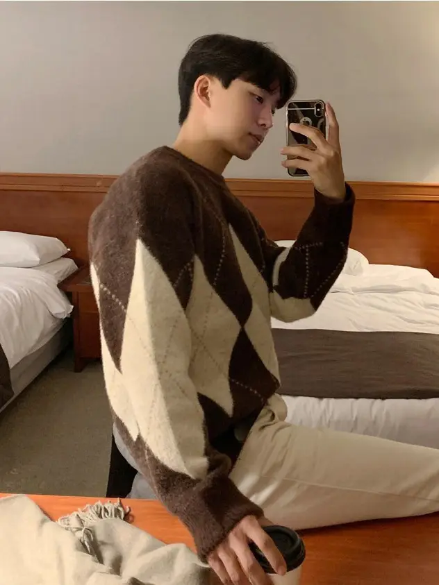 Men Brown Diamond Plaid Loose Sweater Winter