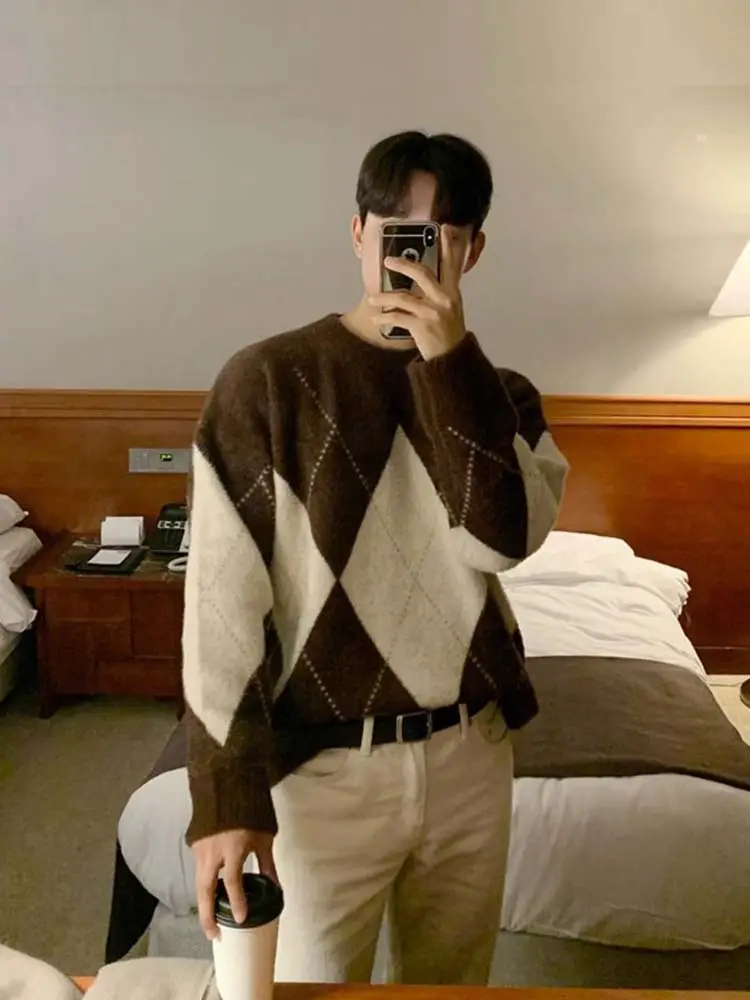 Men Brown Diamond Plaid Loose Sweater Winter