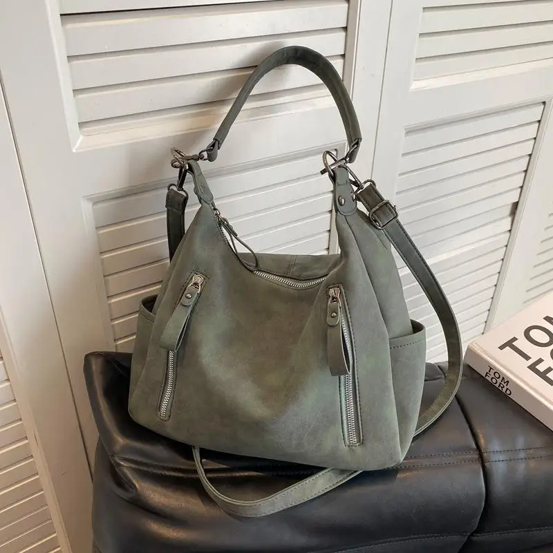 Stylish Crossbody Bag for Daily Use in Pakistan