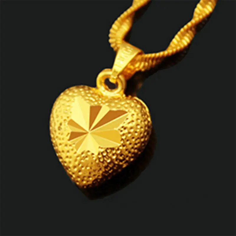 Gold Peach Heart Pendant Women Classic Carved Jewelry