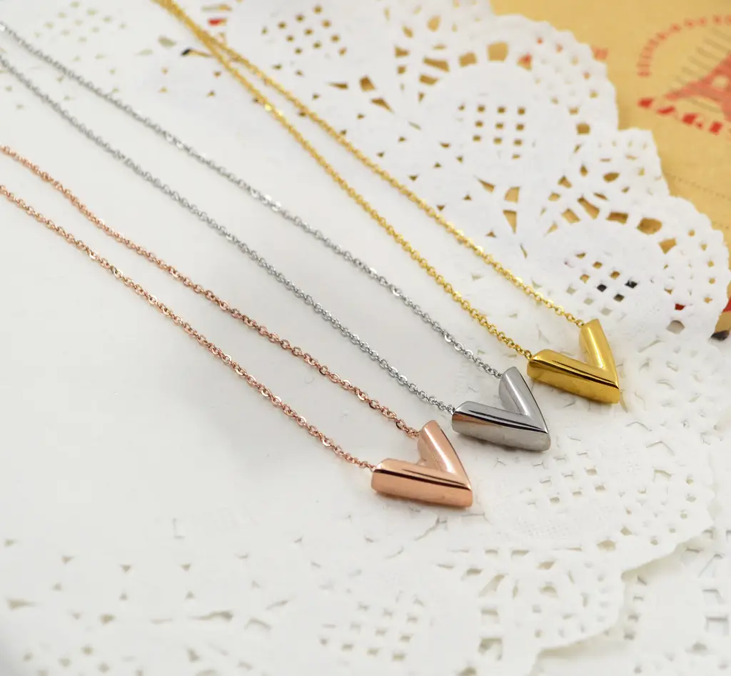 3D V-Shaped Necklace Women Gold Rose Gold Silver Titanium Steel