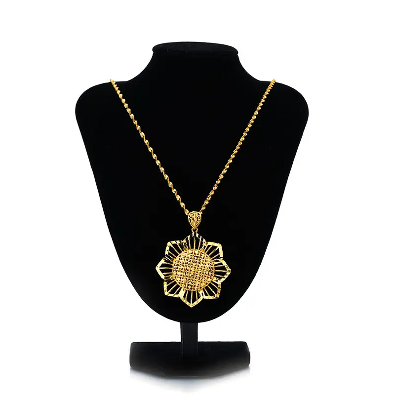 Gold Sunflower Pendant Necklace for Women Retro Ethnic Jewelry