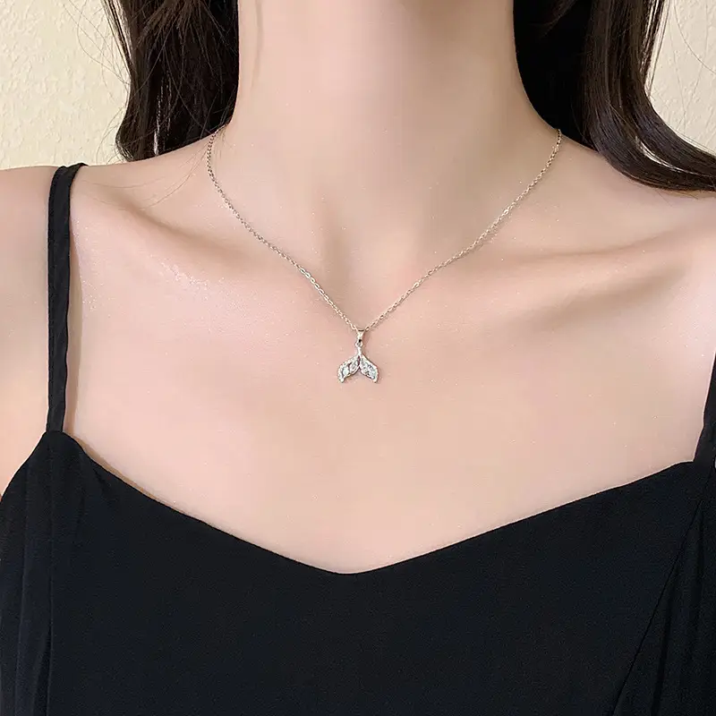 Summer Pearl Necklace Women Luxury Clavicle Chain