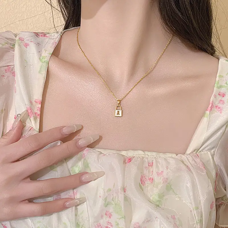 Summer Pearl Necklace Women Luxury Clavicle Chain