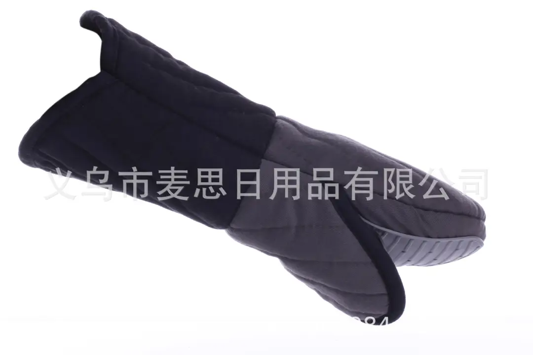 Stylish Grey Oven Gloves for Pakistani Homes