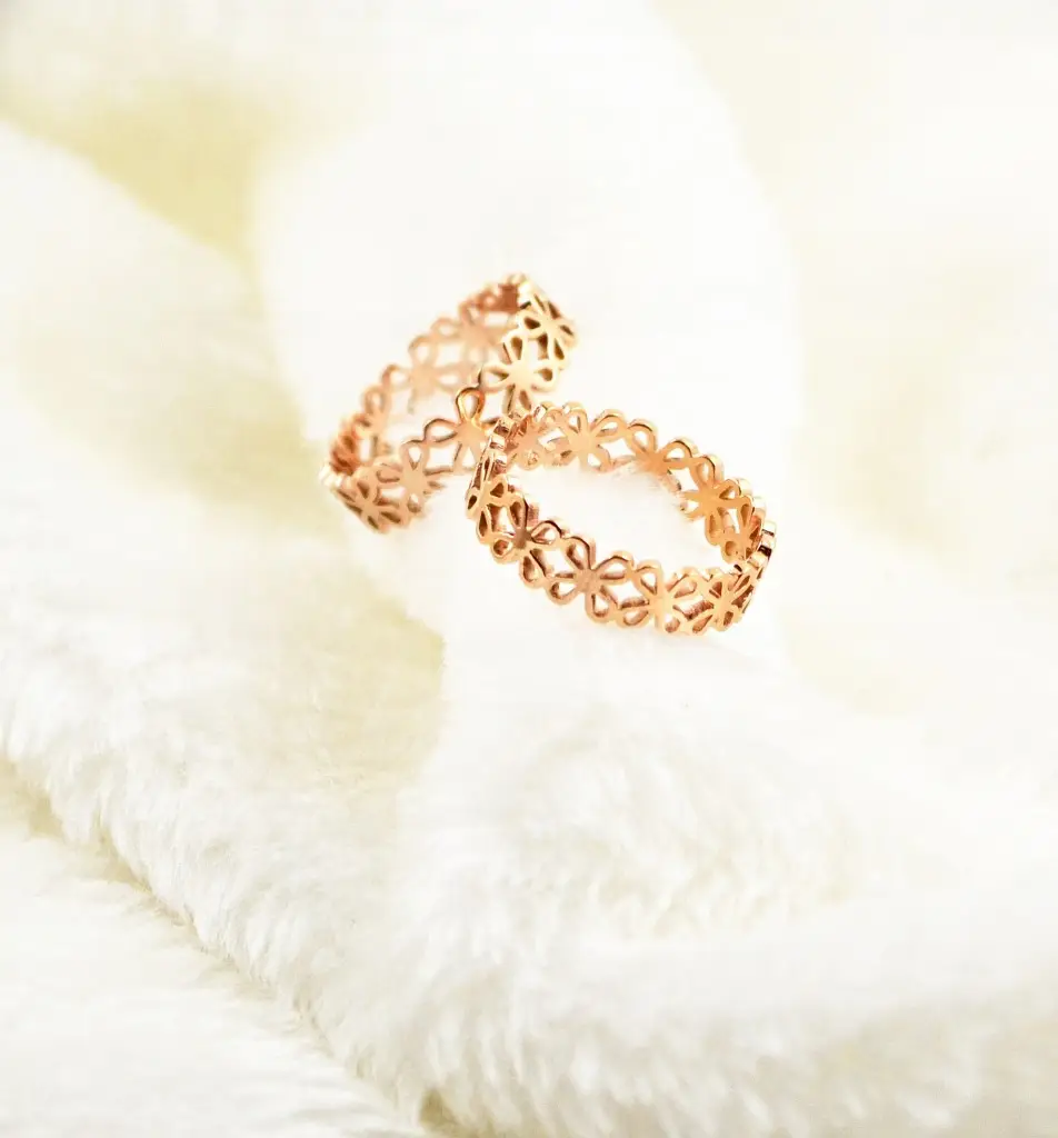 Rose Gold Hollow Flower Rings for Women