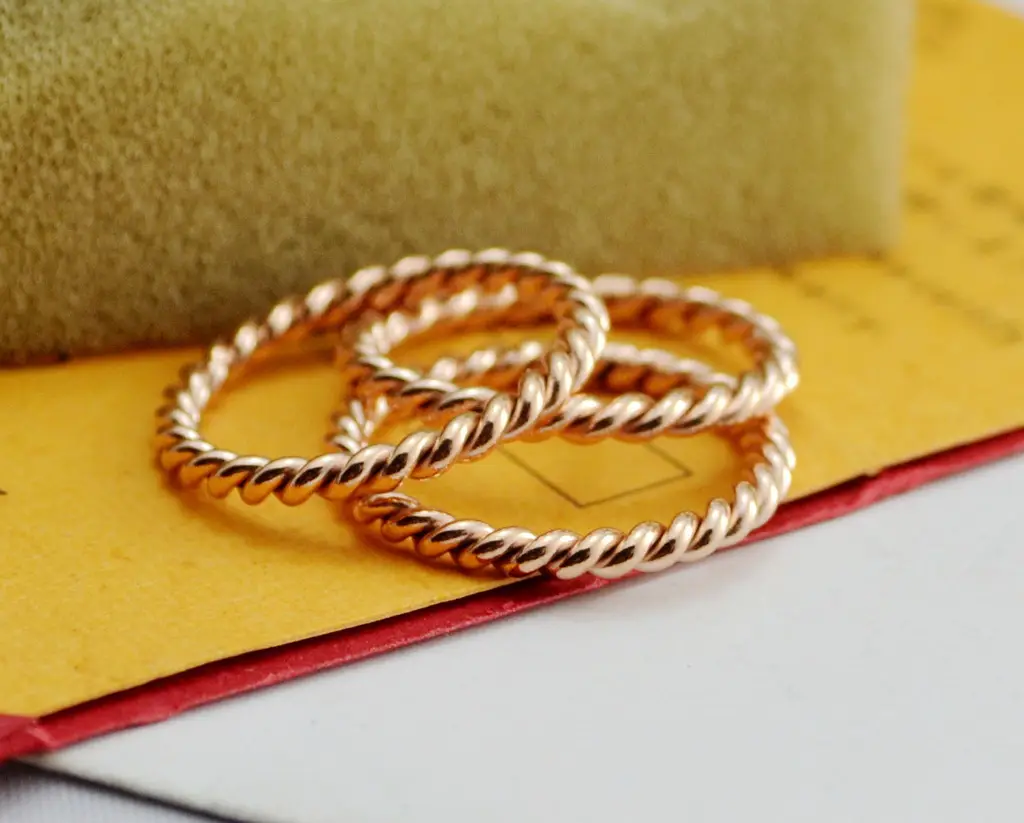 Rose Gold Twist Ring for Women Daily Wear