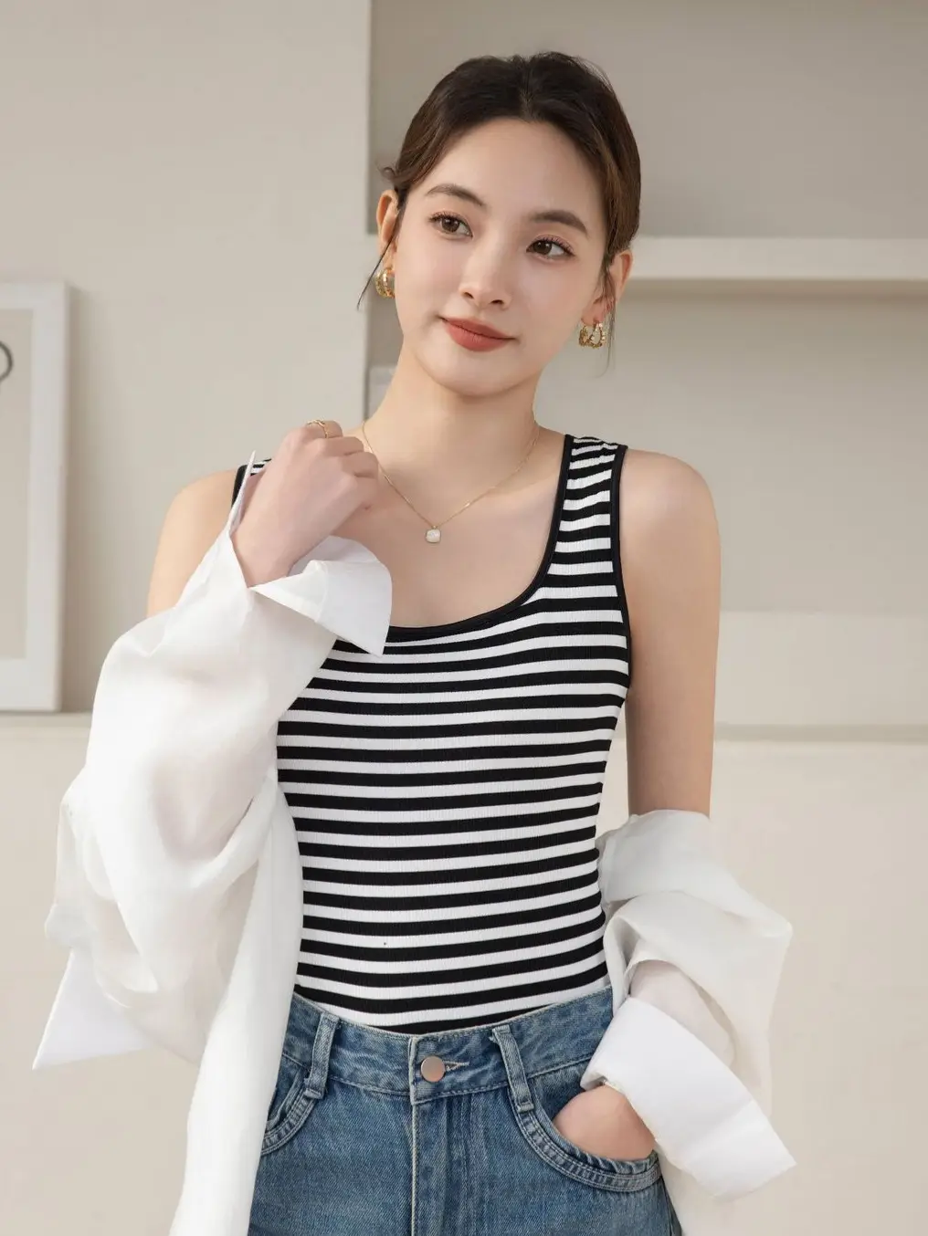 Women Striped Sleeveless Vest U-Neck Black White