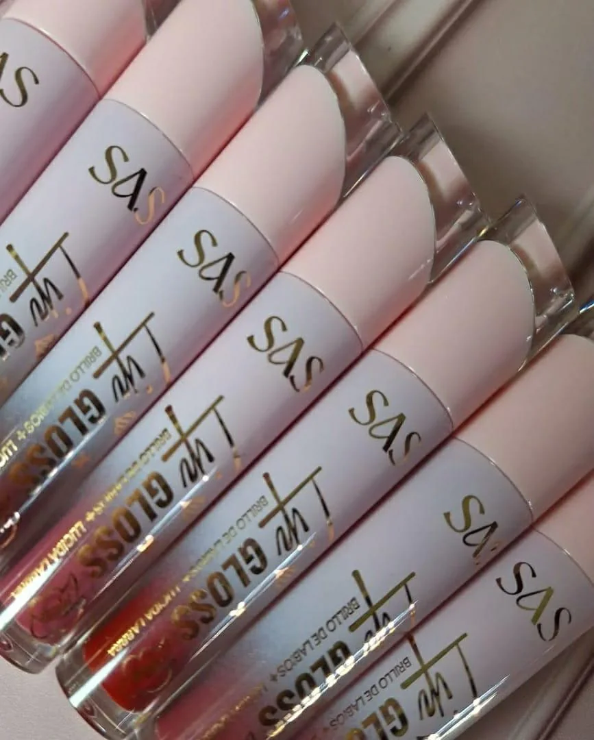 High Pigmented Glossy Lip Gloss - 2 Pcs in Vibrant Shades of Pink and Red