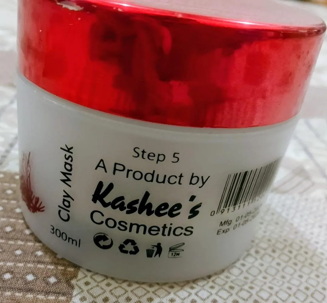 Kashee’s Saffron Whitening Facial Mask for Glowing Skin