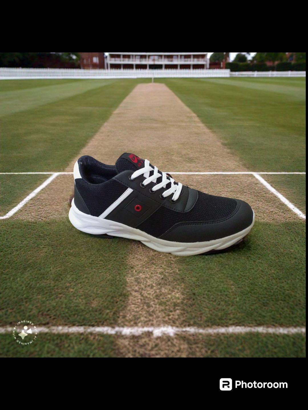 Men Black Fancy Sports Shoes with Laces