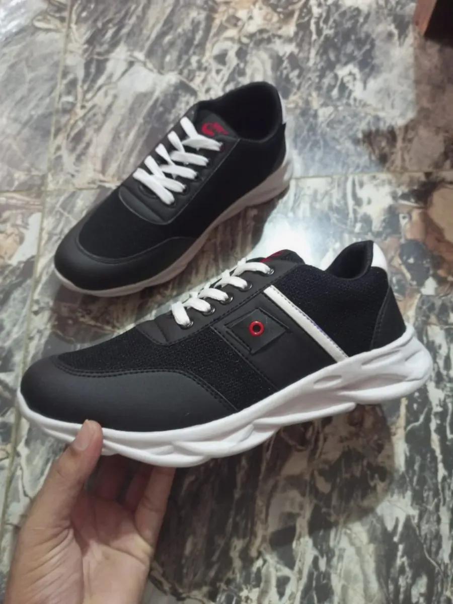 Men Black Fancy Sports Shoes with Laces