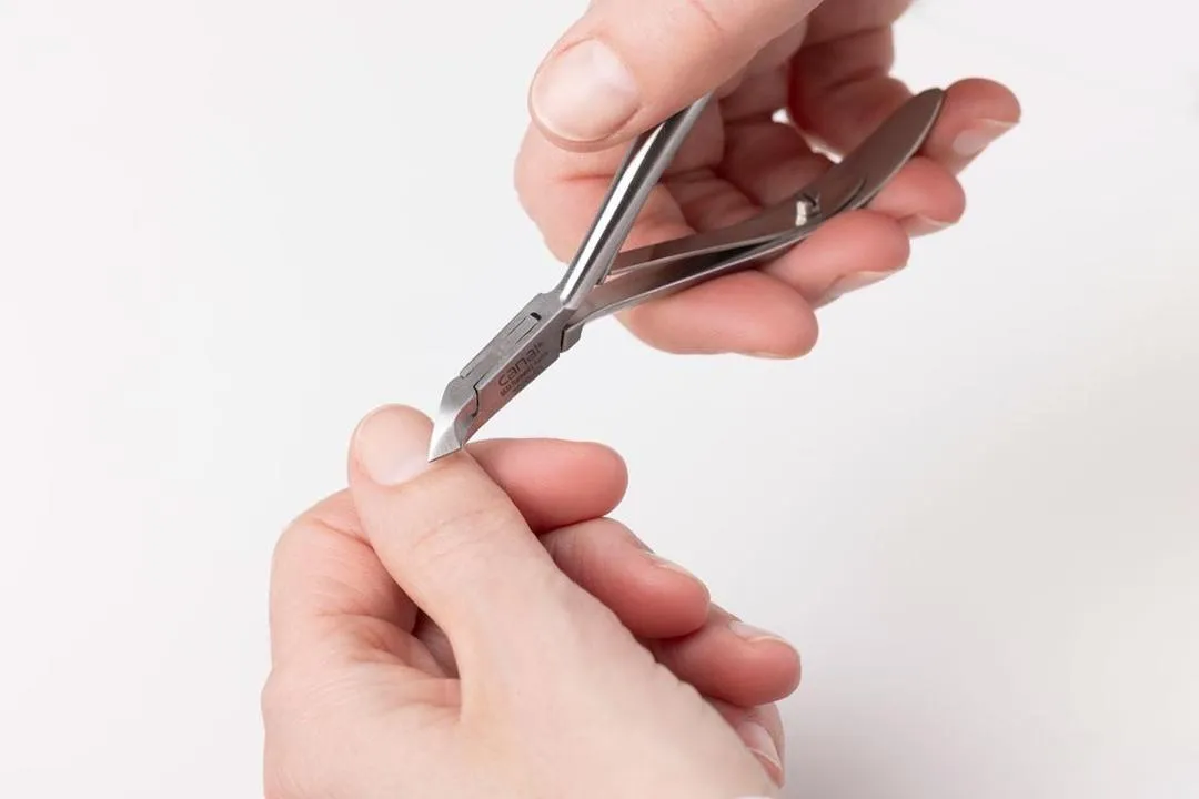 Deep Cleansing Stainless Steel Nail Clipper Travel Friendly