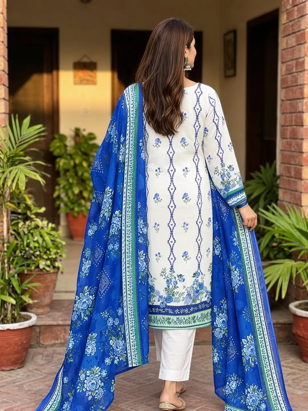 Stylish 3 Pcs Women's Unstitched Lawn Digital Print Suit