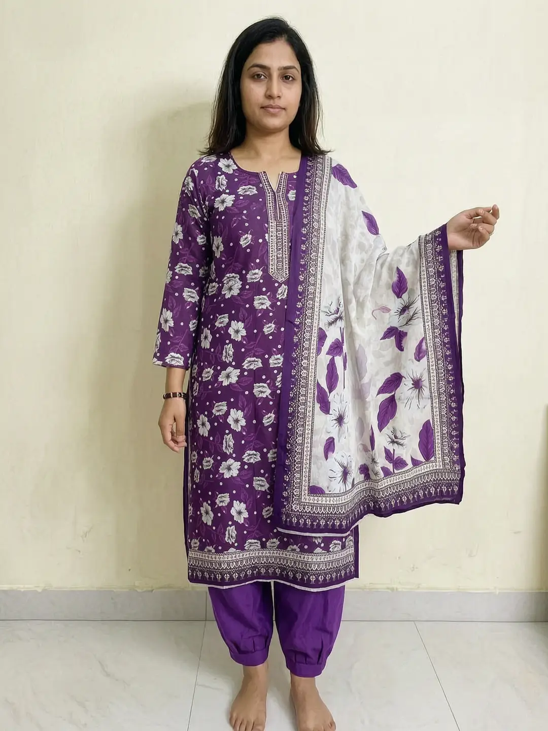 Stylish 3 Pcs Women's Unstitched Lawn Digital Print Suit