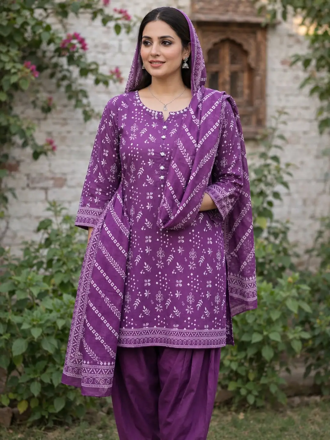 Stylish 3 Pcs Women's Unstitched Lawn Digital Print Suit
