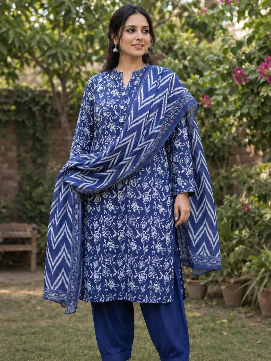 Stylish 3 Pcs Women's Unstitched Lawn Digital Print Suit
