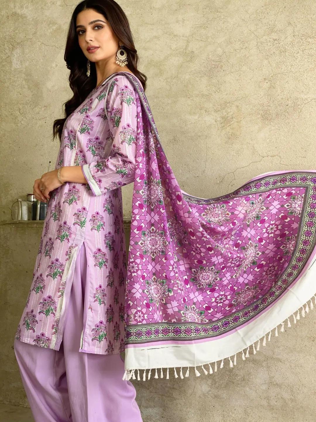 Stylish 3 Pcs Women's Unstitched Lawn Digital Print Suit